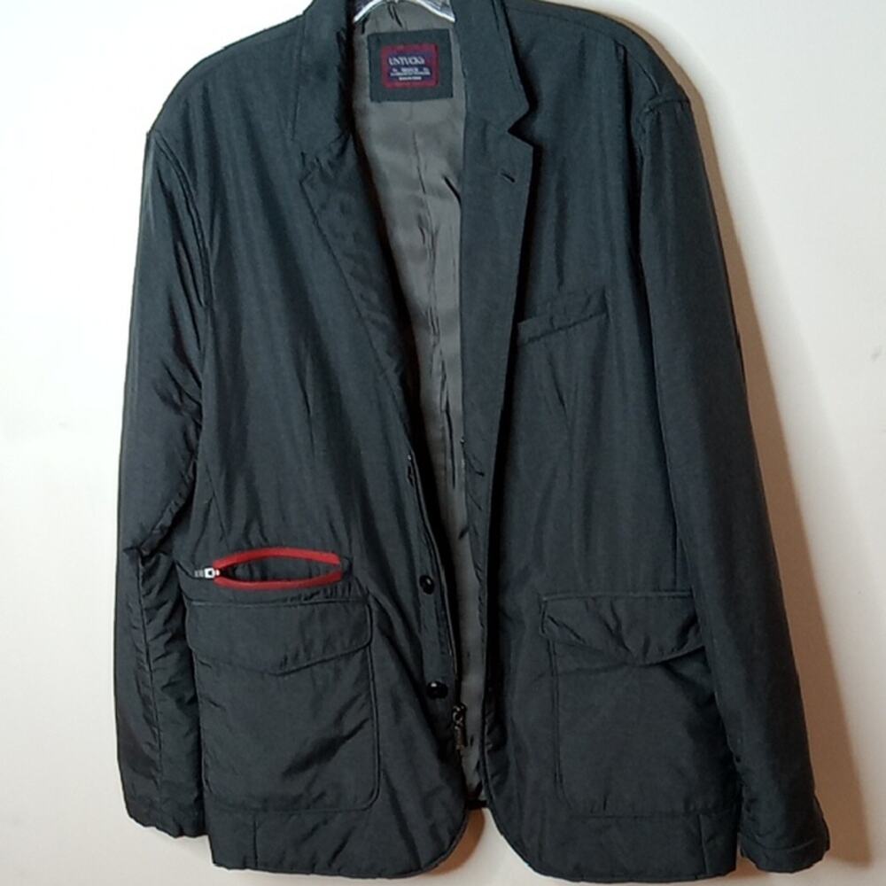 Untuckit Men's Medium Dark Gray Lightweight Jacket with Red Zip Accent